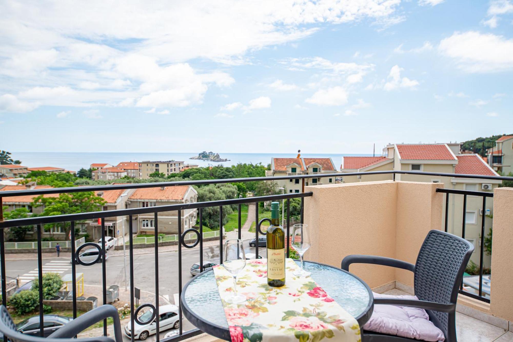Apartments Vjera Petrovac Eksteriør billede